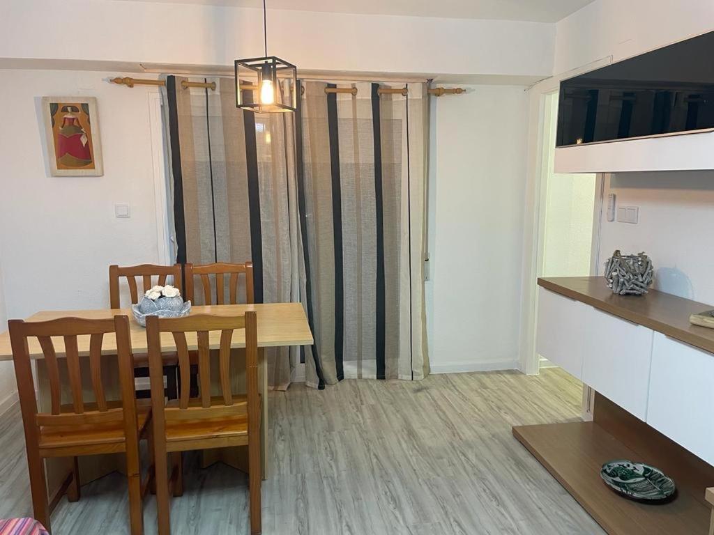 Apartamento En Complejo Residencial Con Piscina Y Garaje Frente Al Mar Валенсия Екстериор снимка